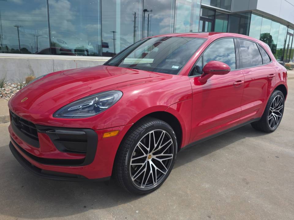 2022 Porsche Macan Base
