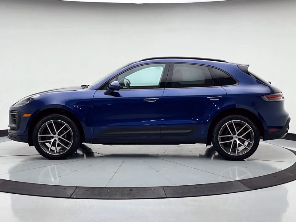 2025 Porsche Macan Base - Photo 11