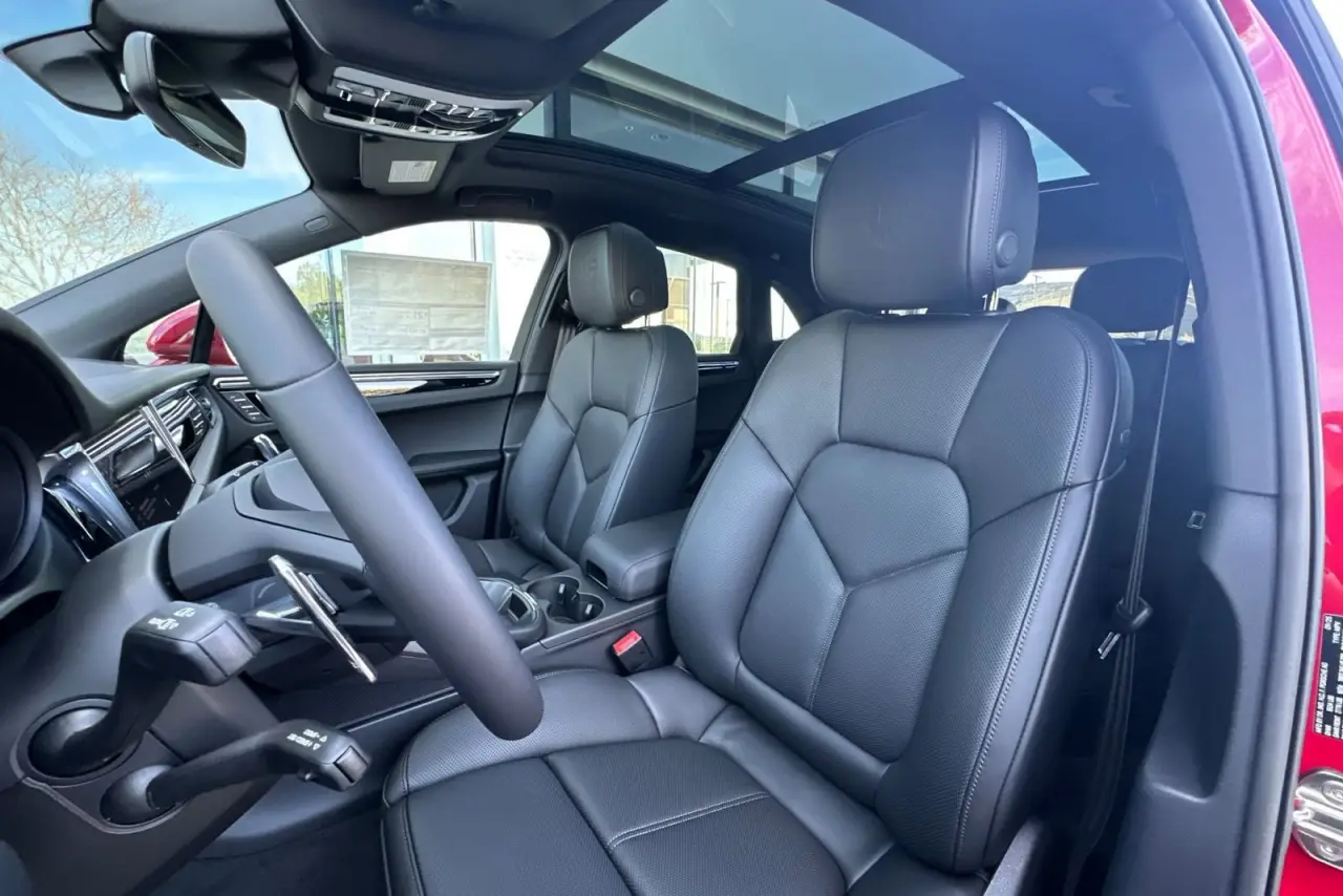 2026 Porsche Macan Base - Photo 40