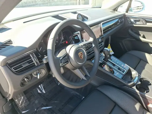 2026 Porsche Macan Base - Photo 30