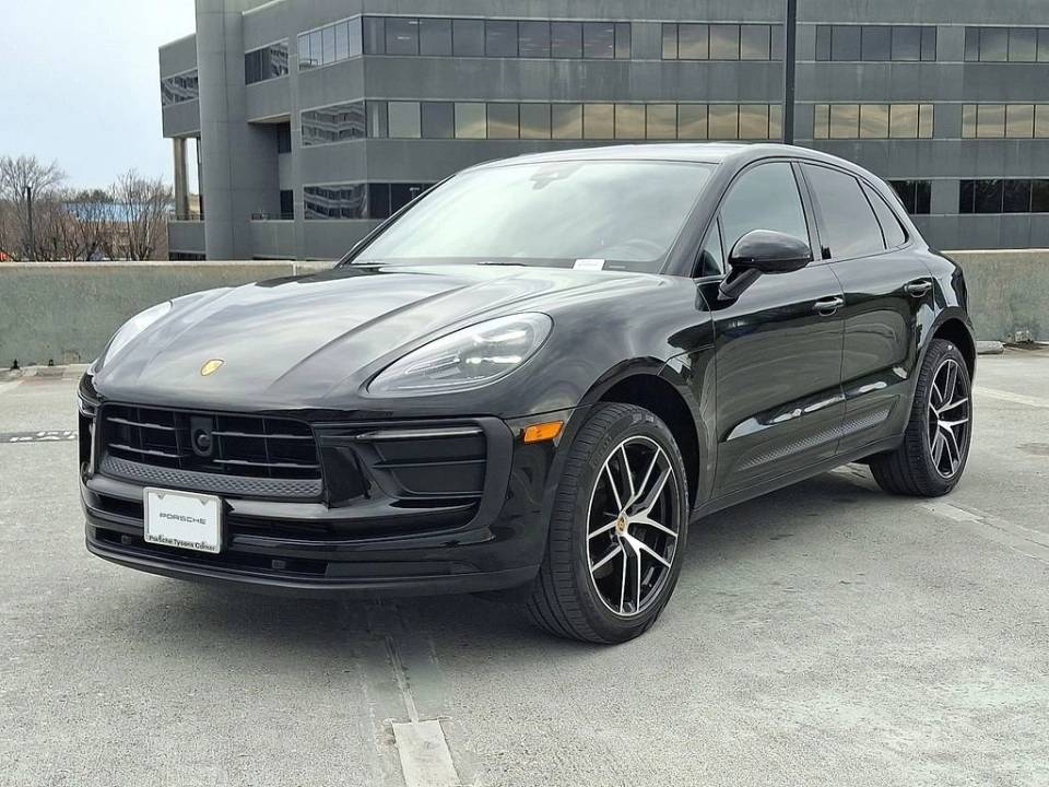 2023 Porsche Macan Base