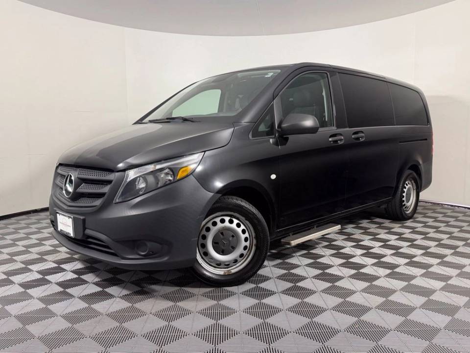 2018 Mercedes-Benz Metris Passenger Van