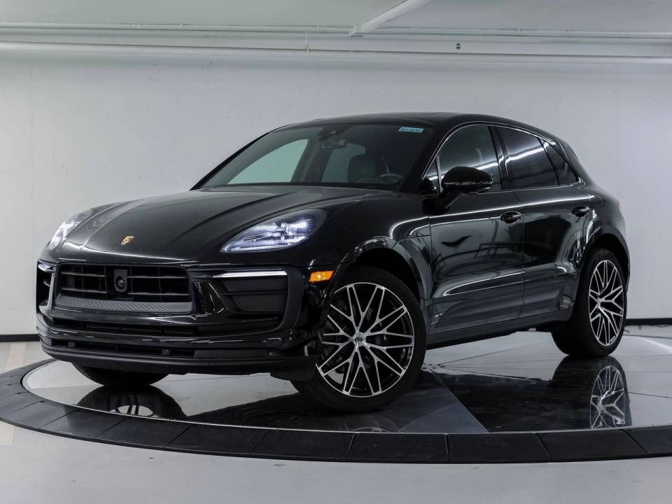 2025 Porsche Macan Base