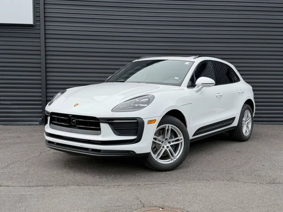 2026 Porsche Macan T - Photo 7