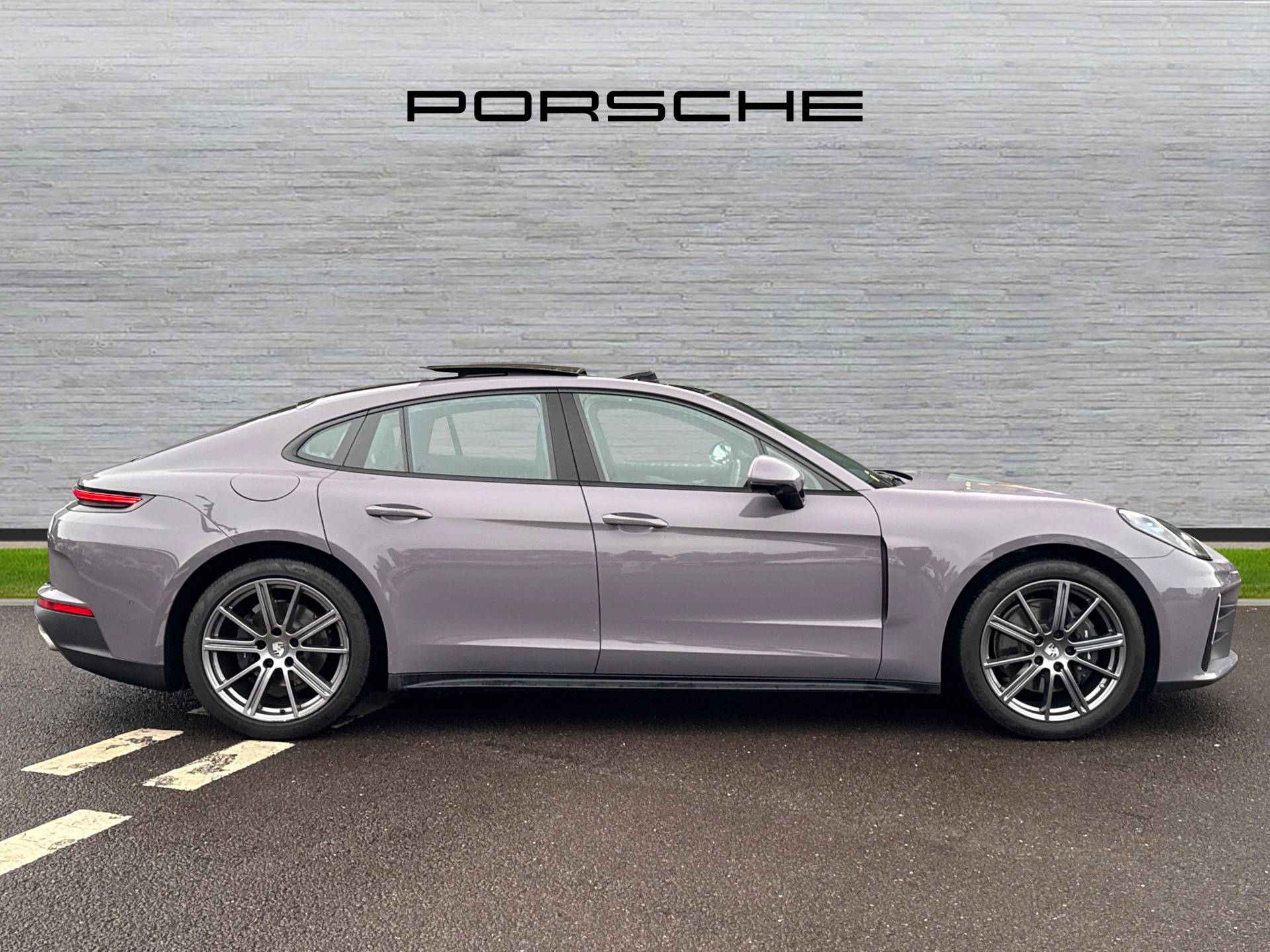 Panamera, photo 2 of 32