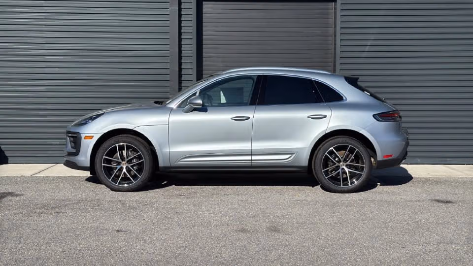 2026 Porsche Macan Base - Photo 11