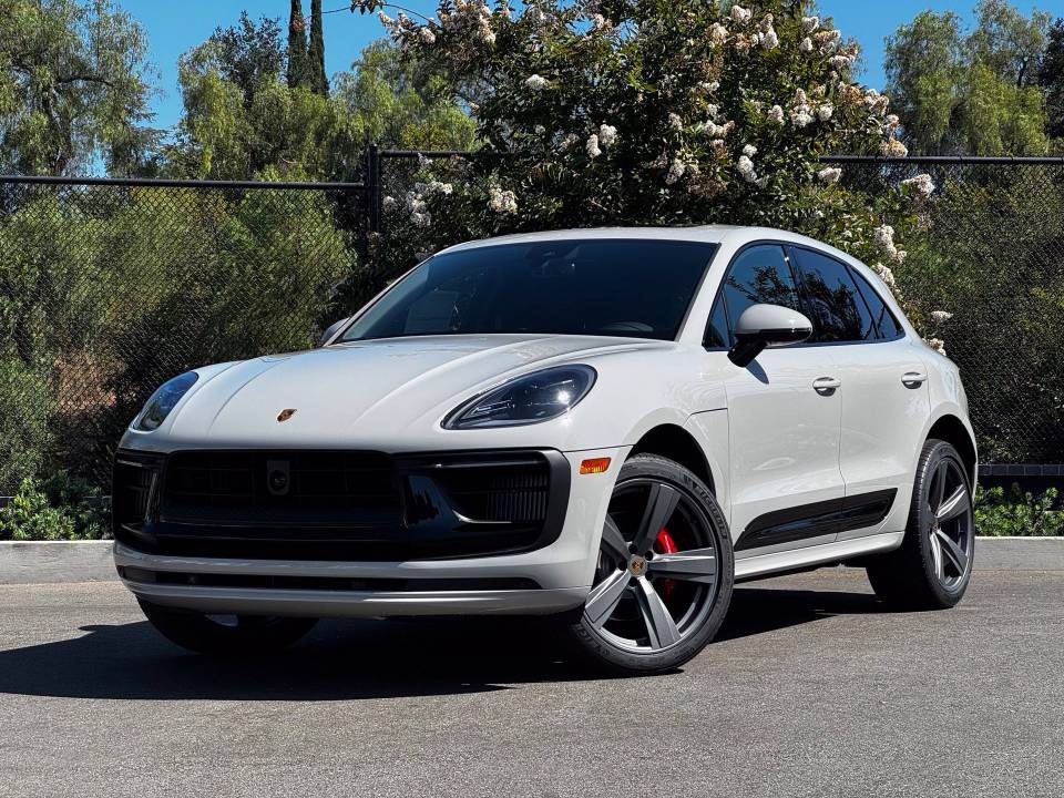 2026 Porsche Macan