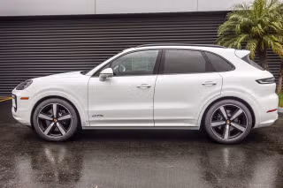 2026 Porsche Cayenne GTS - Photo 9
