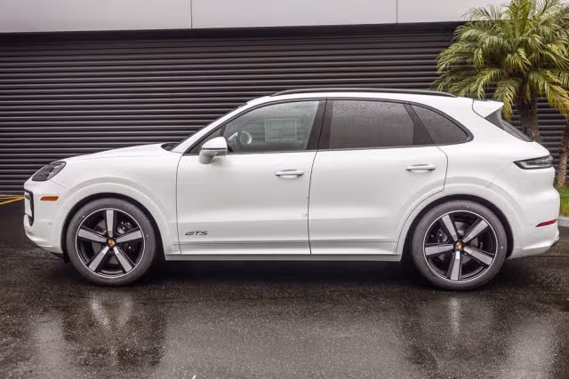 2026 Porsche Cayenne GTS - Photo 10