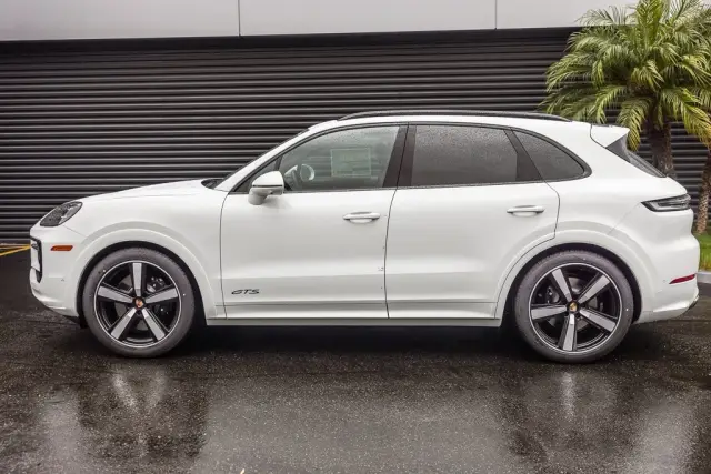 2026 Porsche Cayenne GTS - Photo 14