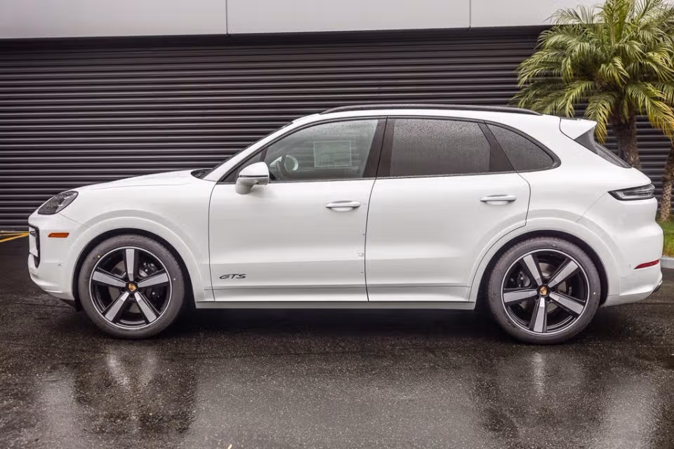 2026 Porsche Cayenne GTS - Photo 11