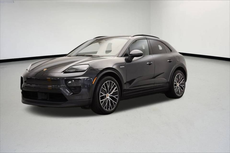 2025 Porsche Macan Base