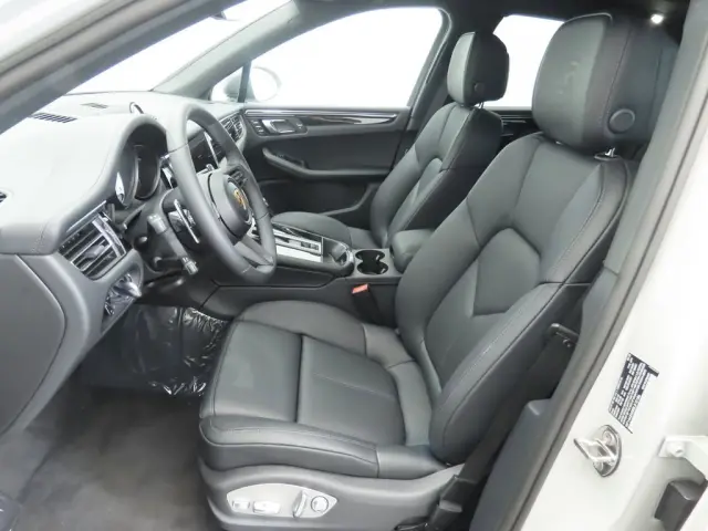 2025 Porsche Macan Base - Photo 38