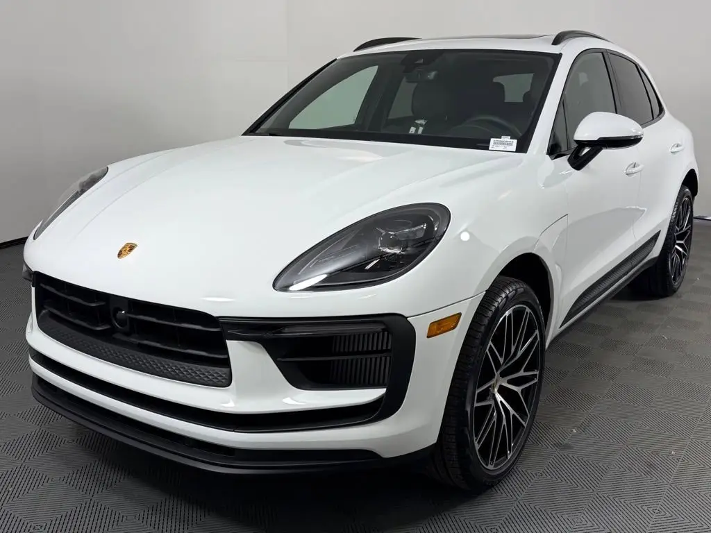 2026 Porsche Macan S - Photo 8