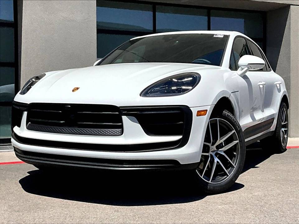 2025 Porsche Macan Base