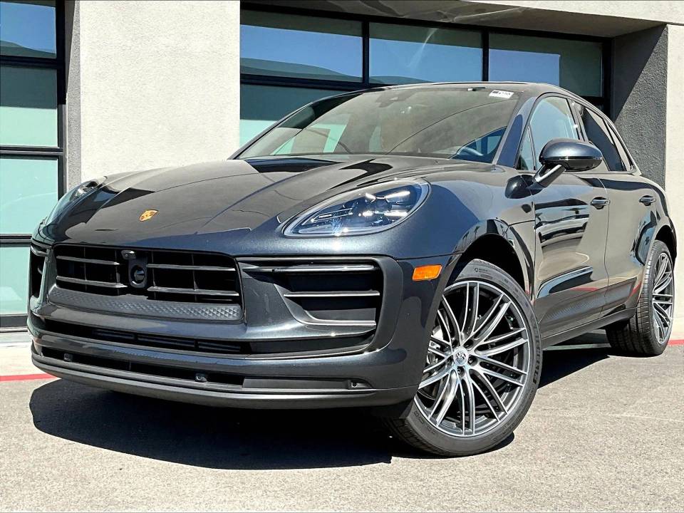 2025 Porsche Macan Base