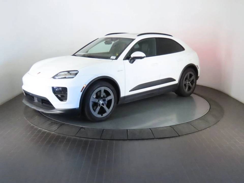 2024 Porsche Macan Base
