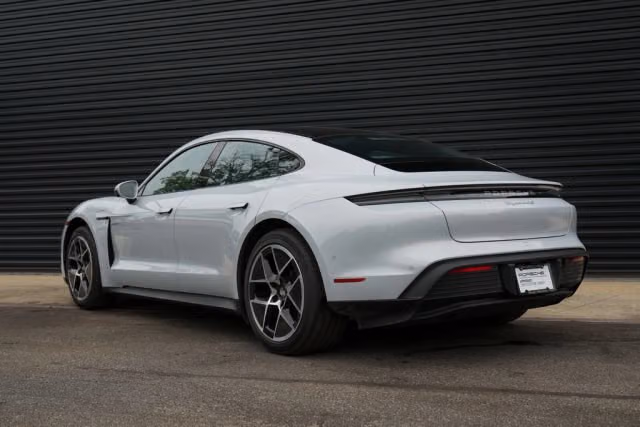 2025 Porsche Taycan S - Photo 18