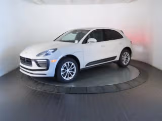2024 Porsche Macan -'s photo