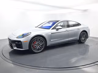 2026 Porsche Panamera GTS's photo