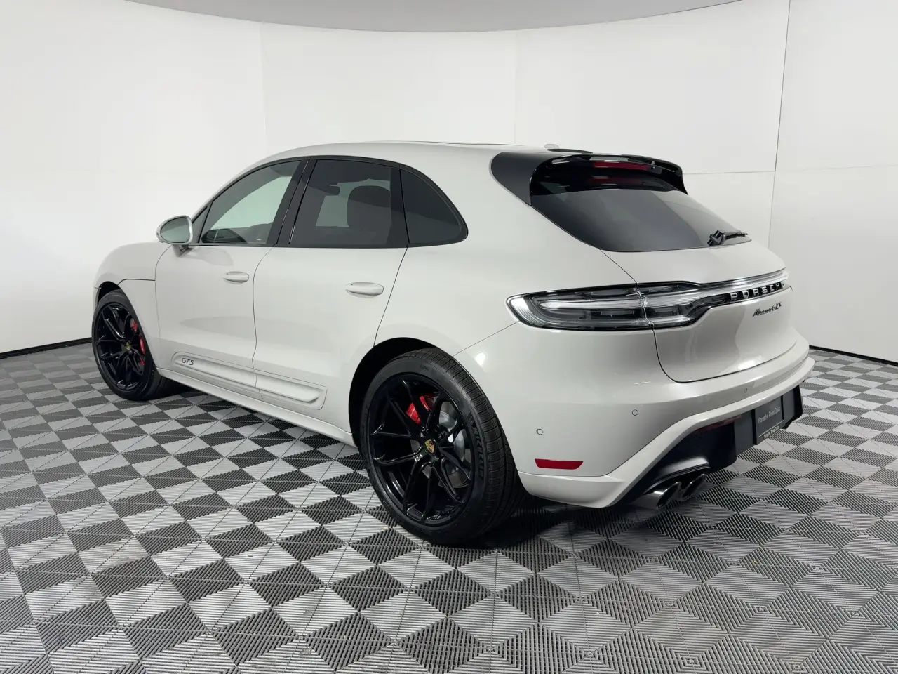 2026 Porsche Macan GTS - Photo 24