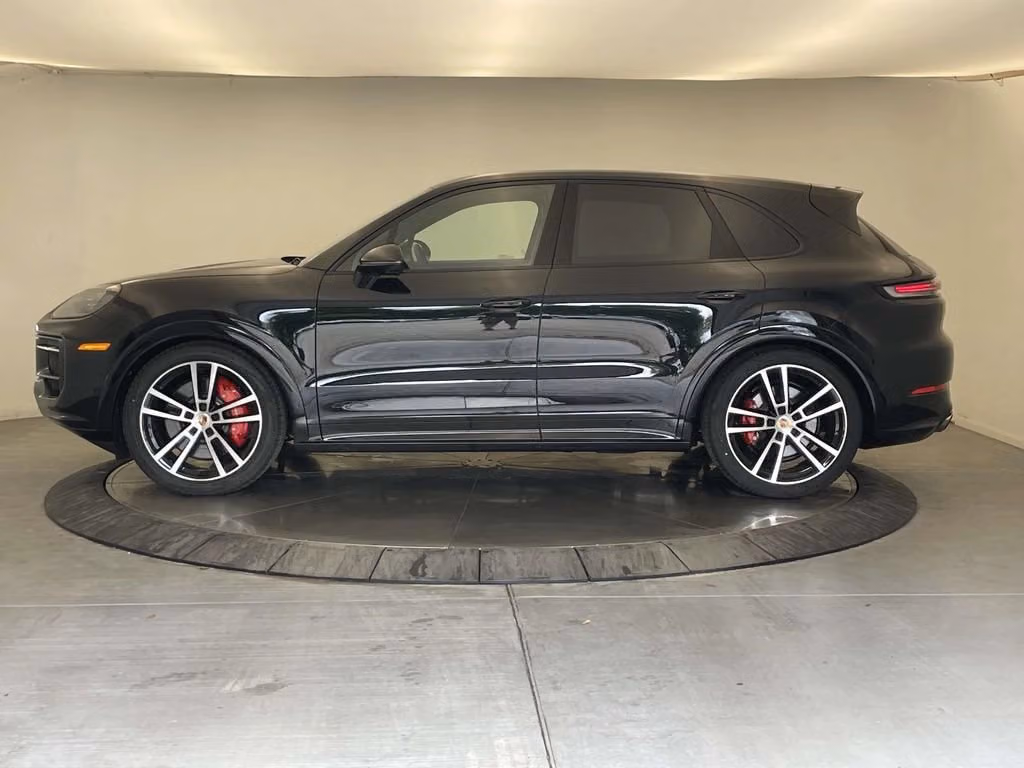 2026 Porsche Cayenne GTS - Photo 12