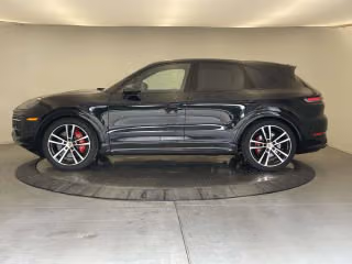 2026 Porsche Cayenne GTS - Photo 9