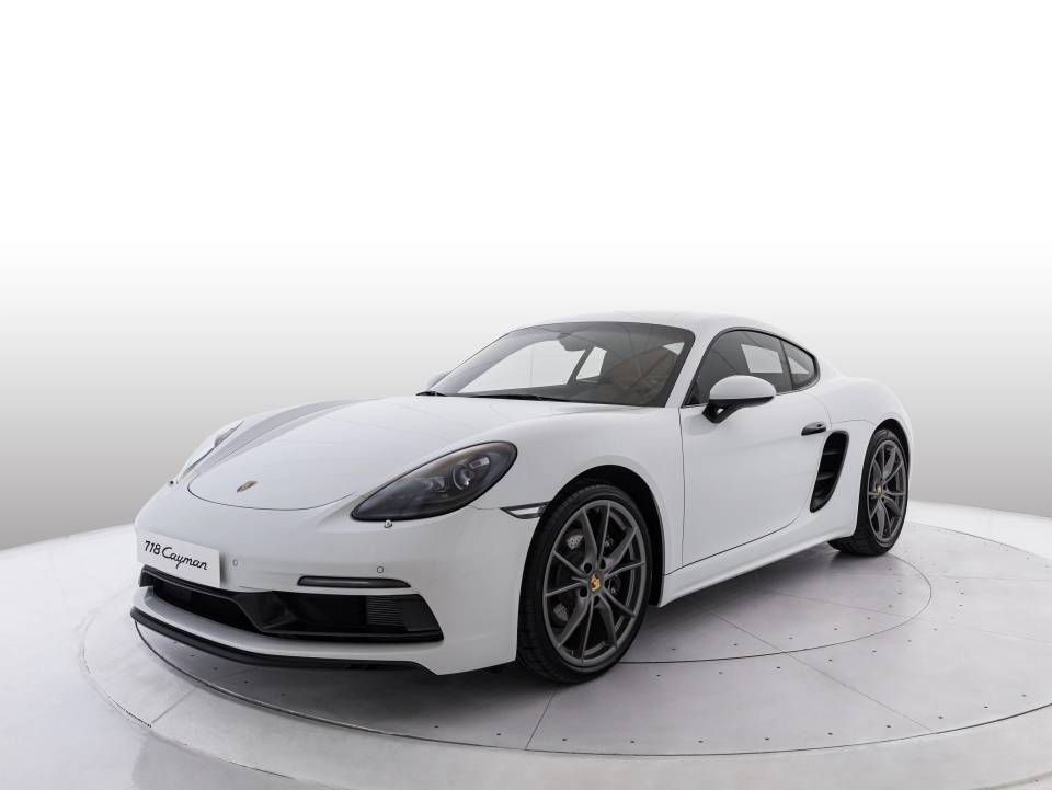 Vediamo da vicino la nuova Porsche Cayman senza cilindri [VIDEO