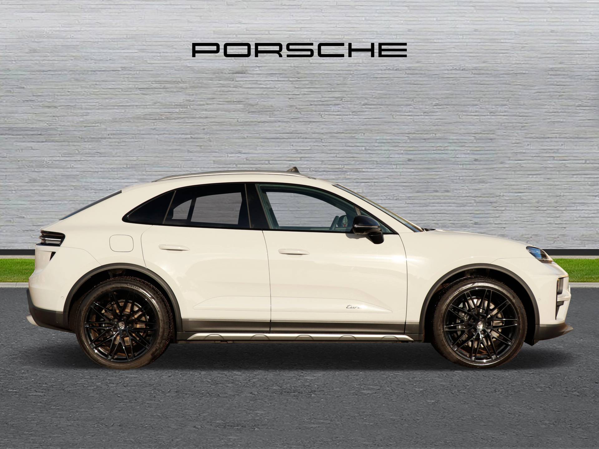 Macan Turbo, photo 2 of 34