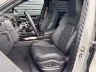 2025 Porsche Cayenne Turbo E-Hybrid - Photo 33