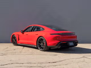 2026 Porsche Taycan GTS - Photo 17