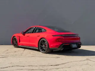 2026 Porsche Taycan GTS - Photo 21