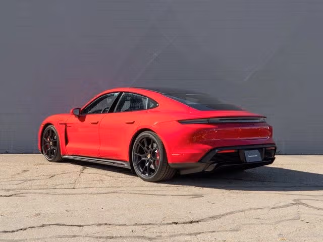 2026 Porsche Taycan GTS - Photo 19