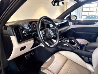 2025 Porsche Cayenne S - Photo 25