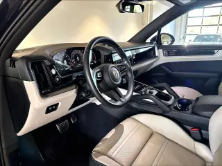 2025 Porsche Cayenne S - Photo 29