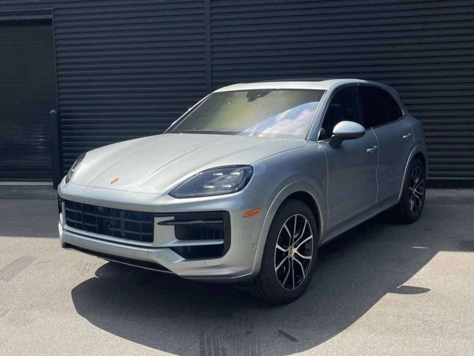 2025 Porsche Cayenne Base