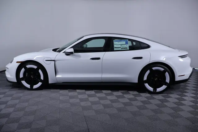 2025 Porsche Taycan Base - Photo 14