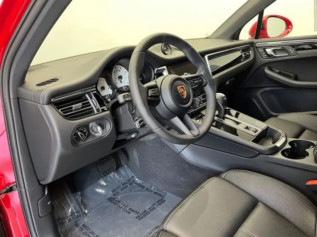 2026 Porsche Macan S - Photo 30