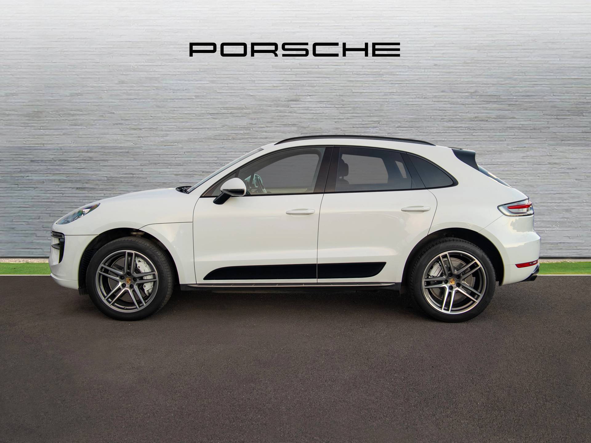 Macan Turbo, photo 2 of 47