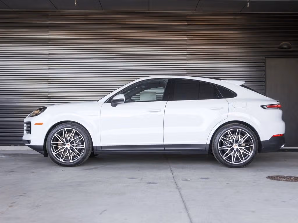 2026 Porsche Cayenne Coup E-Hybrid - Photo 12