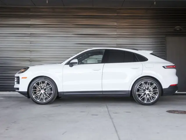 2026 Porsche Cayenne Coup E-Hybrid - Photo 14