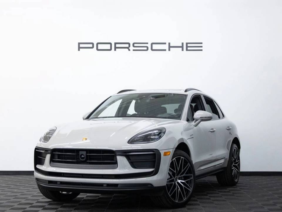2026 Porsche Macan Base