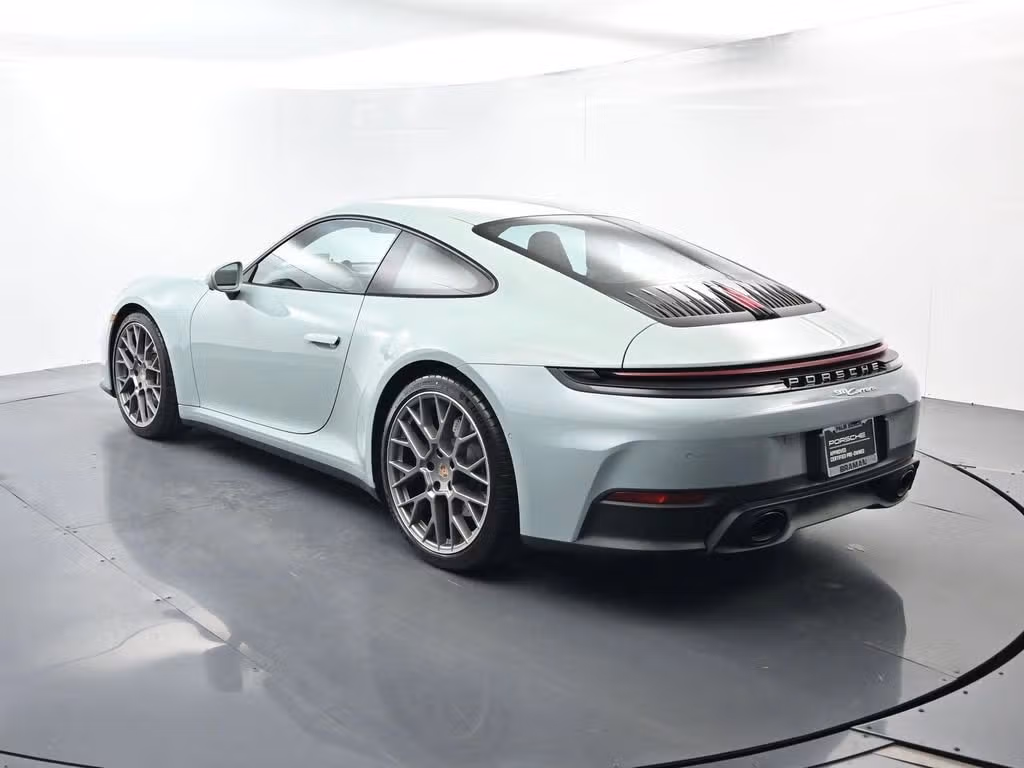 2025 Porsche 911 - Photo 20