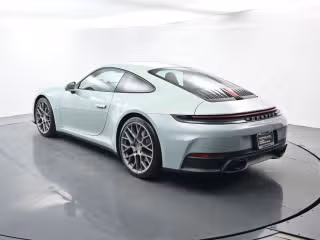 2025 Porsche 911 - Photo 17
