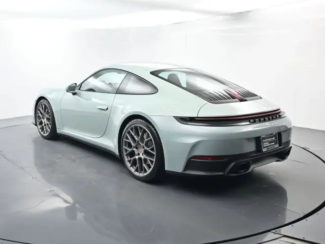 2025 Porsche 911 - Photo 22