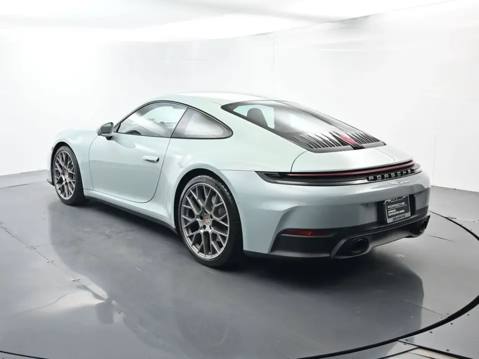 2025 Porsche 911 - Photo 23