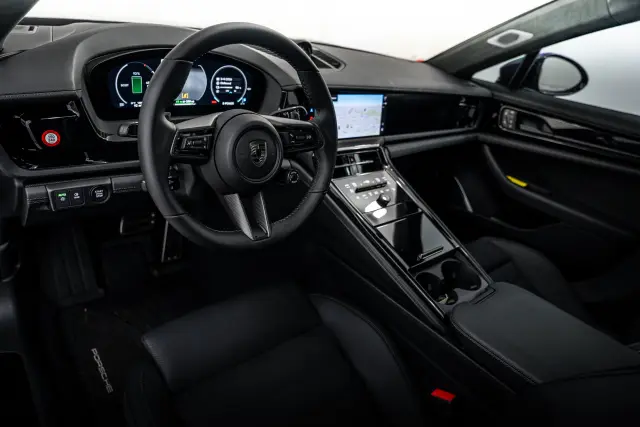 2026 Porsche Panamera Turbo E-Hybrid - Photo 30