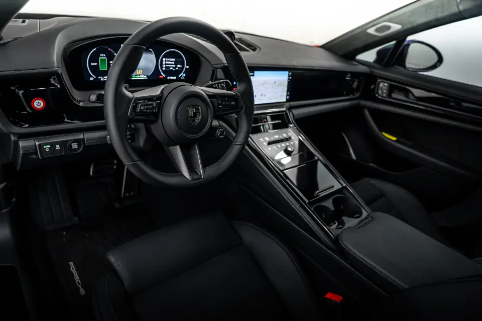 2026 Porsche Panamera Turbo E-Hybrid - Photo 31