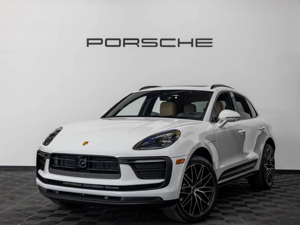 2026 Porsche Macan Base