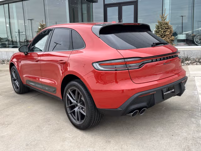 2026 Porsche Macan T - Photo 18